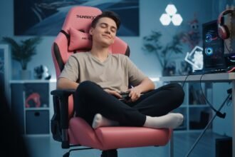 Por que a Cadeira Gamer Rosa EC3 Air Tech é a Melhor Cadeira Para Games de Custo-Benefício em toda a linha de Cadeiras ThunderX3