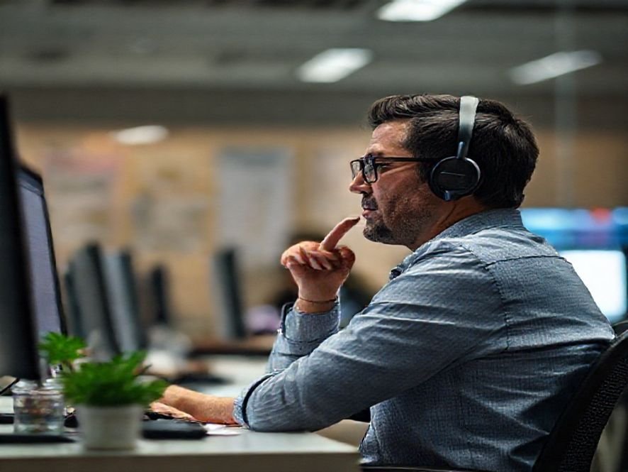 Apoio de Cabeça e Lombar: O Foco na Ergonomia Avançada da Cadeira Executiva.