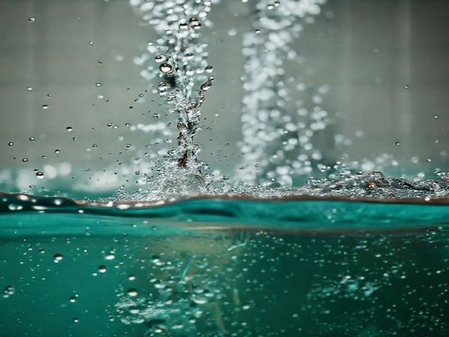 Cadeira de Banho D65: O que as Alças de Empurrar Oferecem em Termos de Controle e Direção.