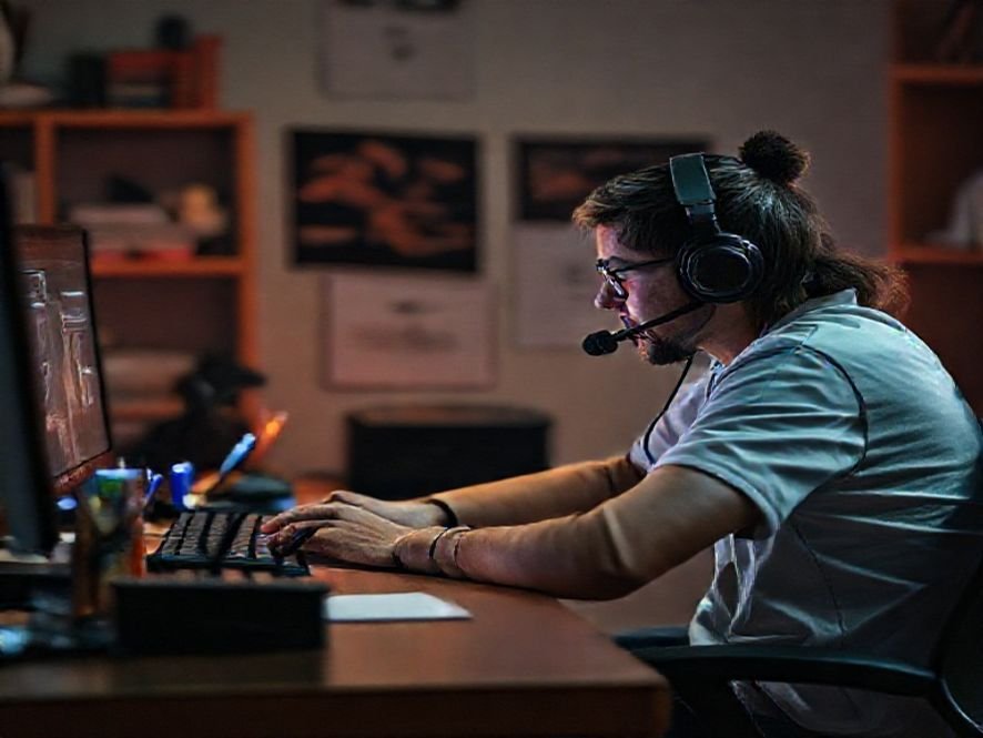 Cadeira Elements Astra vs. Cadeira Gamer: A Vantagem do Foco na Ergonomia de Escritório