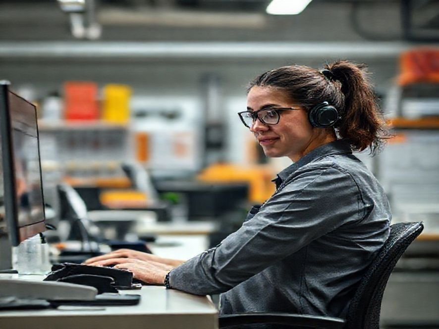 Ergonomia Astra: O Design Ergonômico e a Prevenção de Lesões por Esforço Repetitivo.