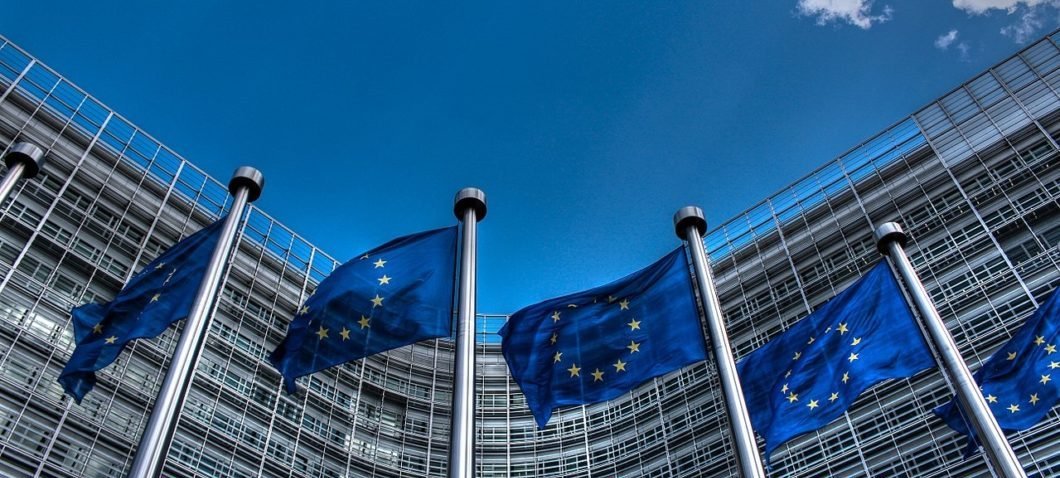 Comissão Europeia estuda flexibilizar regras de privacidade para fomentar IA - Imagem do artigo