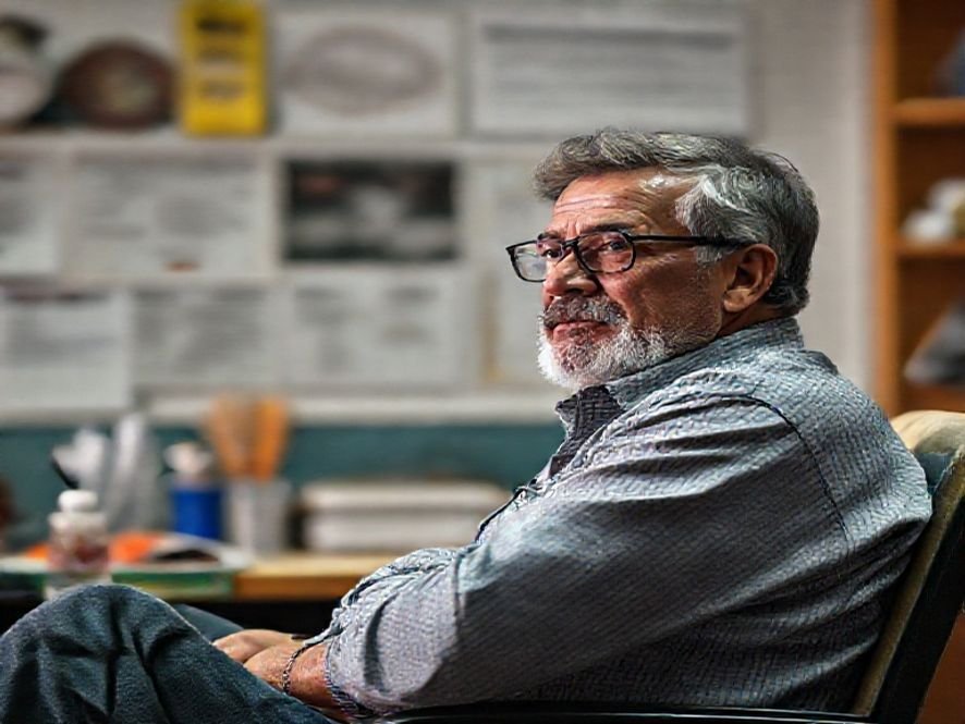 O Apoio para os Pés Retrátil É Essencial para o Conforto em Longas Sessões de Trabalho e Jogos?