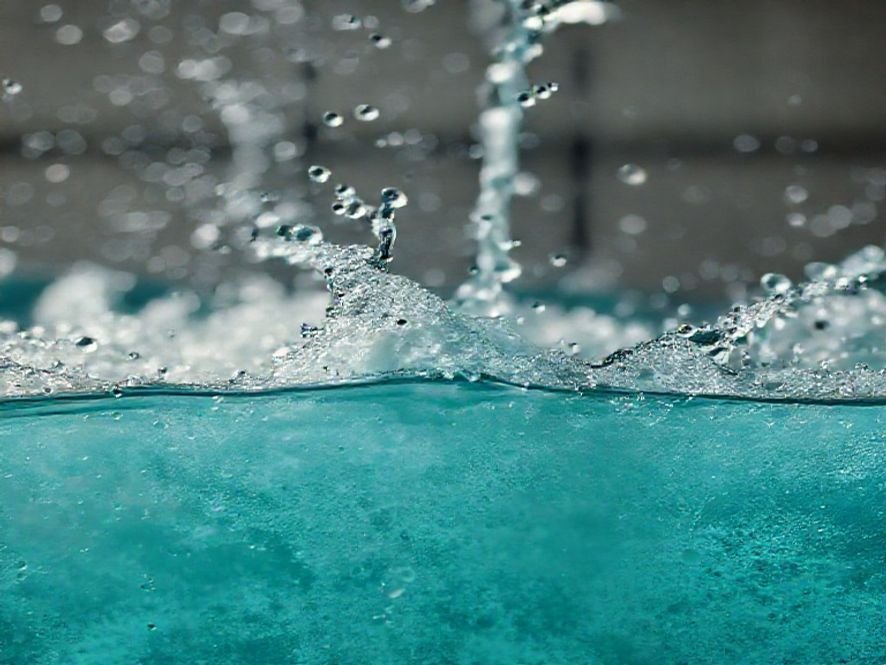 Poltrona Grécia Boucle CRU: O Que Fazer em Caso de Derramamento de Líquidos no Tecido.