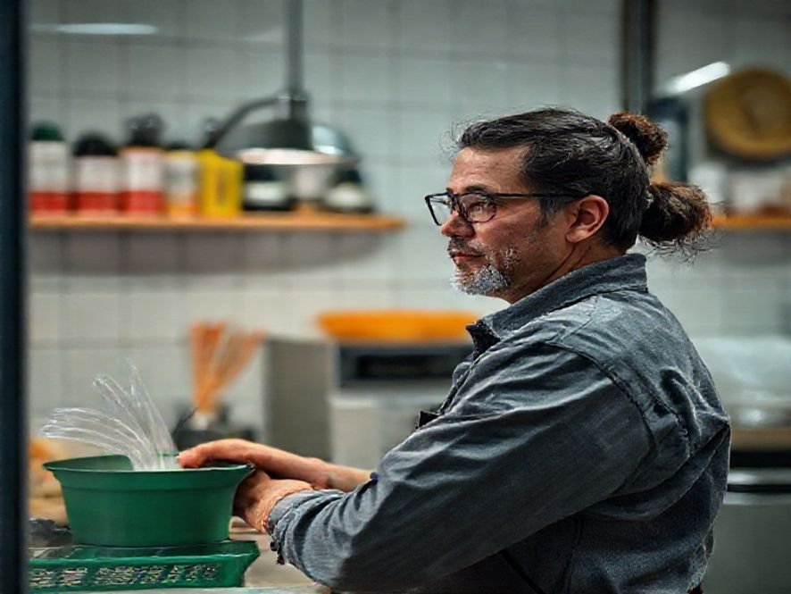 Review de Uso Contínuo: Experiência com a Astra em Longas Sessões de Trabalho (Conforto Térmico)