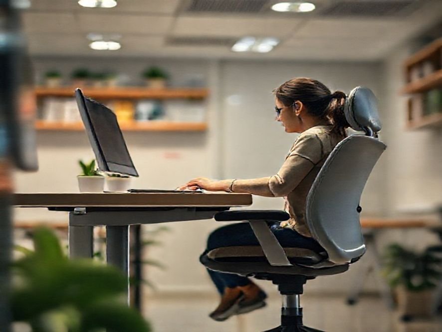 Cadeira Ergonômica Stoel Liv: A Solução para Evitar Tensões e Manter o Foco.