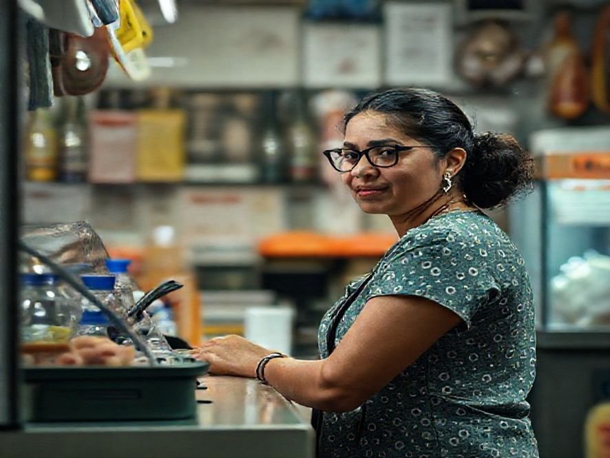 Cadeira Secretária com Rodinha: A Mobilidade É Adequada para Pessoas Idosas?