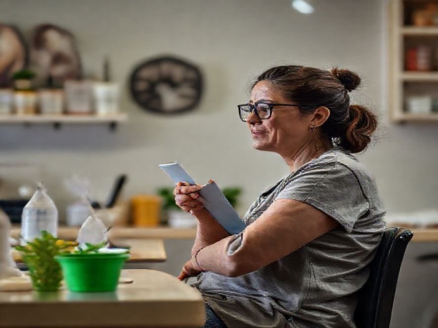Cadeira Stoel Liv: O Foco no Conforto e na Imagem de Saúde e Ergonomia.