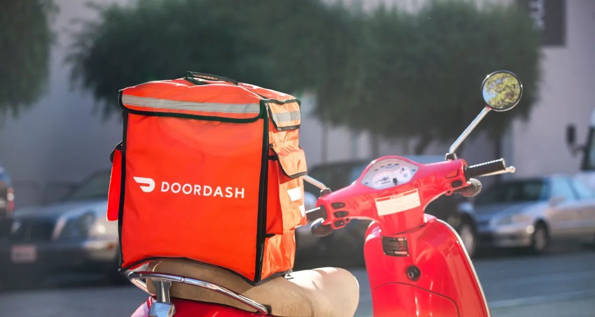DoorDash bane entregador após entrega falsa gerada por IA - Imagem do artigo