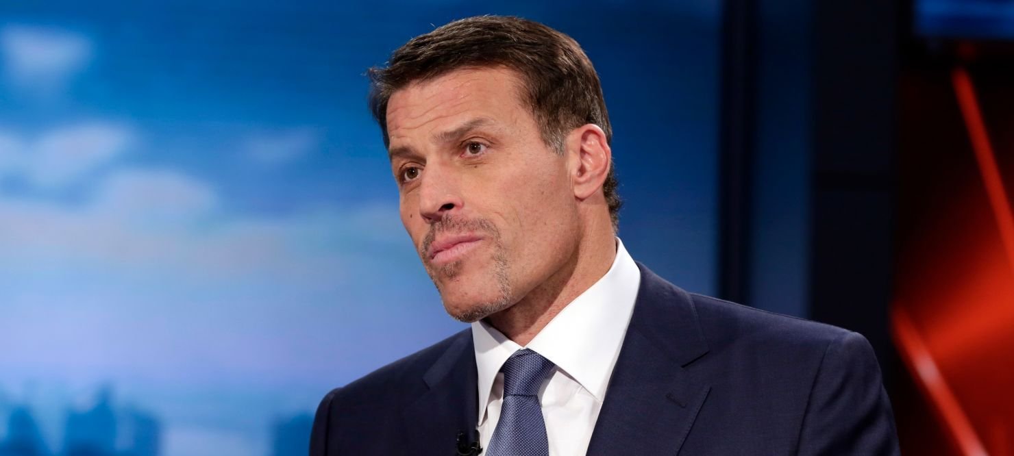 Habilidades na era da IA: 3 lições de Tony Robbins - Imagem do artigo